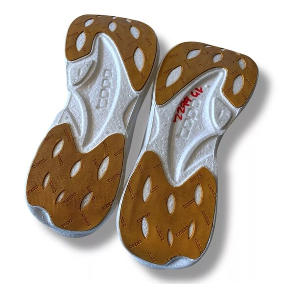 not-yet-released 2025 Topo Athletic Women's Cyclone 3 - Picture 5 of 11